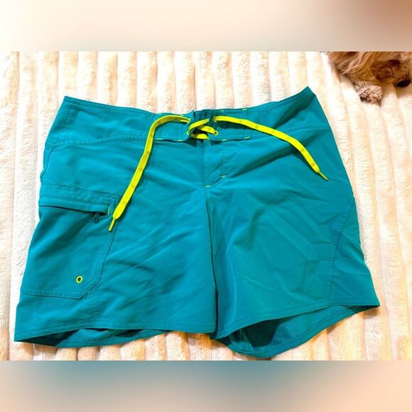 Athleta Clearwater Board Shorts UPF 50+ Size 6 Teal 6" Inseam - Picture 1 of 7